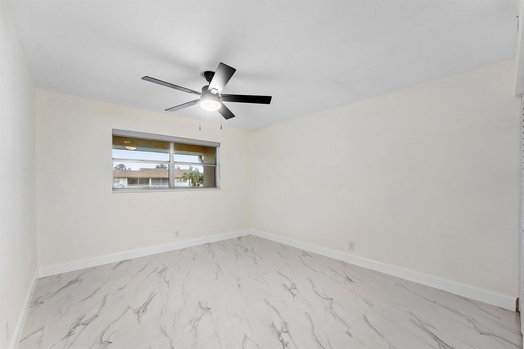 SANDALFOOT BLVD APTS COND - Residential Lease