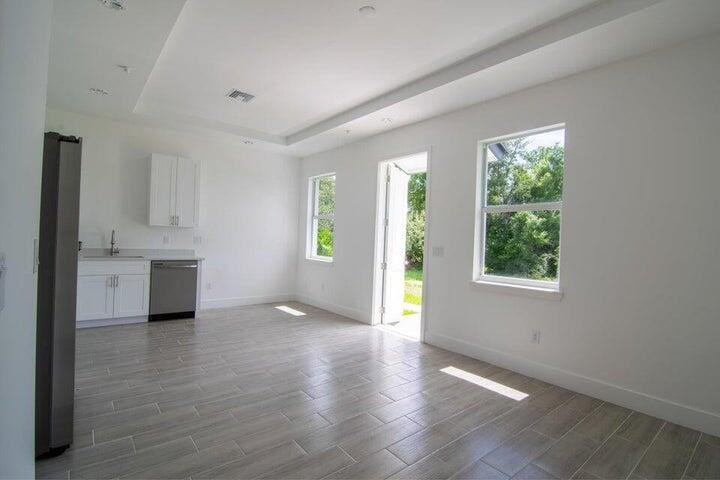 ROTONDA PEBBLE BEACH - Residential Income