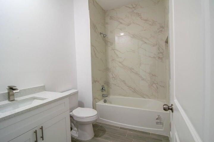 ROTONDA PEBBLE BEACH - Residential Income