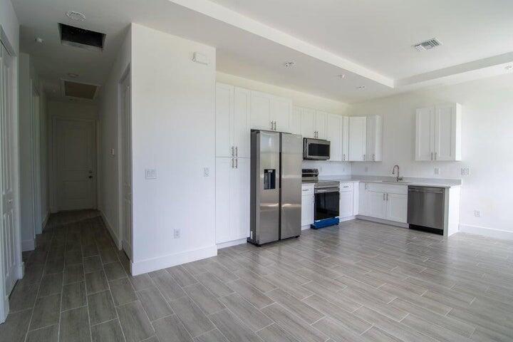 ROTONDA PEBBLE BEACH - Residential Income