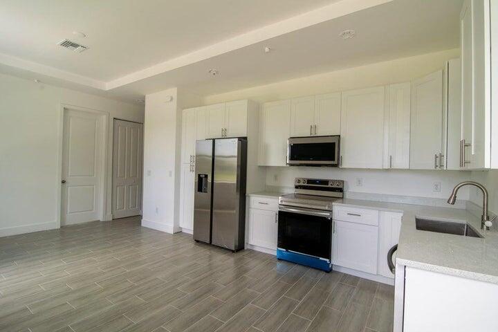 ROTONDA PEBBLE BEACH - Residential Income