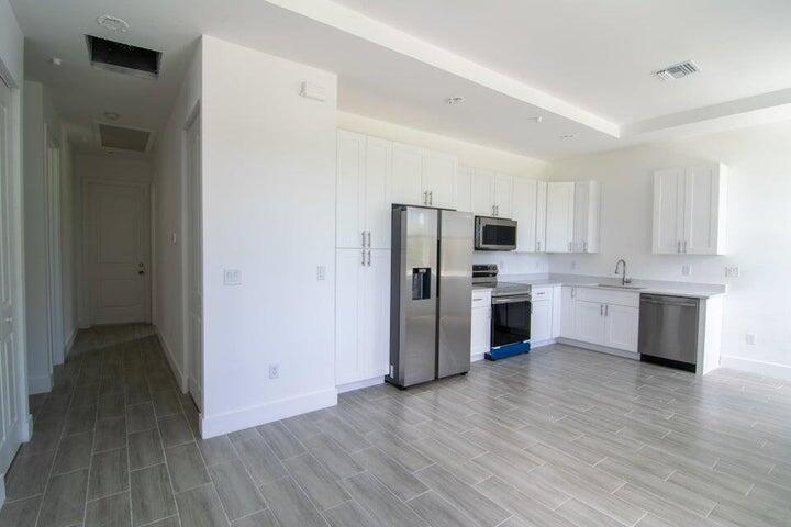 ROTONDA PEBBLE BEACH - Residential Income