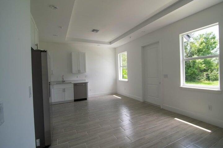 ROTONDA PEBBLE BEACH - Residential Income