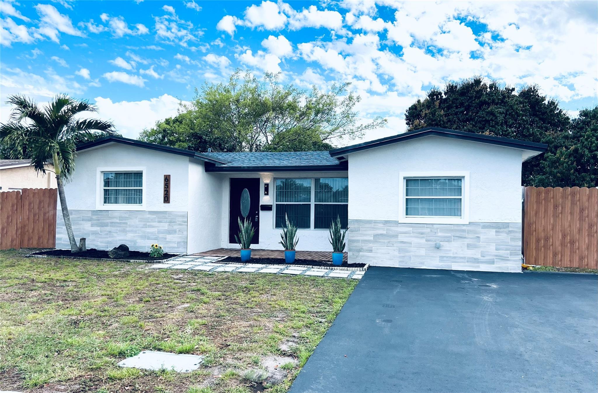 6520 Kimberly Boulevard, North Lauderdale, FL, 33068/$549,900 2 6520 Kimberly Boulevard