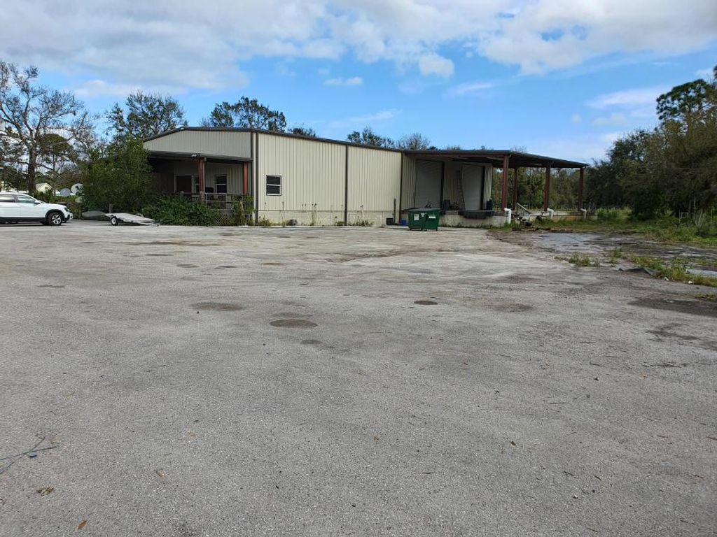 Photo of 6800 SE 138th Street, Hobe Sound, FL 33455 (MLS # R10685917)