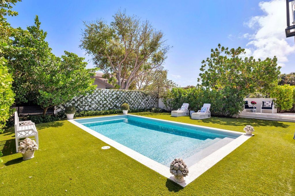 Photo of 129 S Flagler Promenade S, West Palm Beach, FL 33405 (MLS # B26006538)