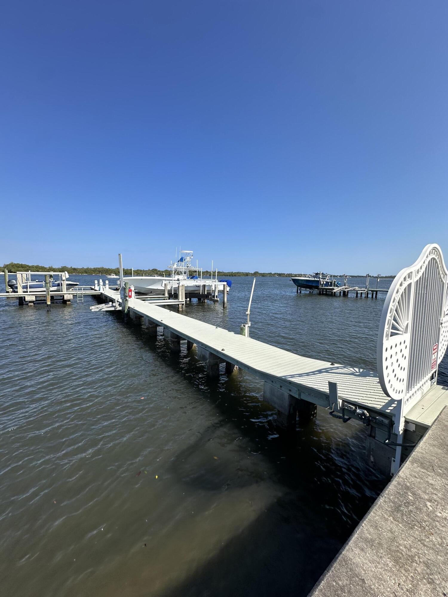 ESTATES OF SOUTH PALM BEACH - Residential