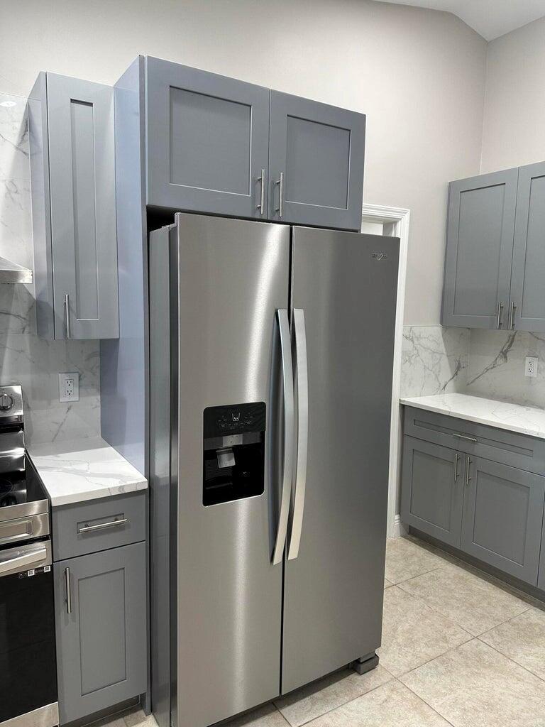 1925 Shower Tree Way