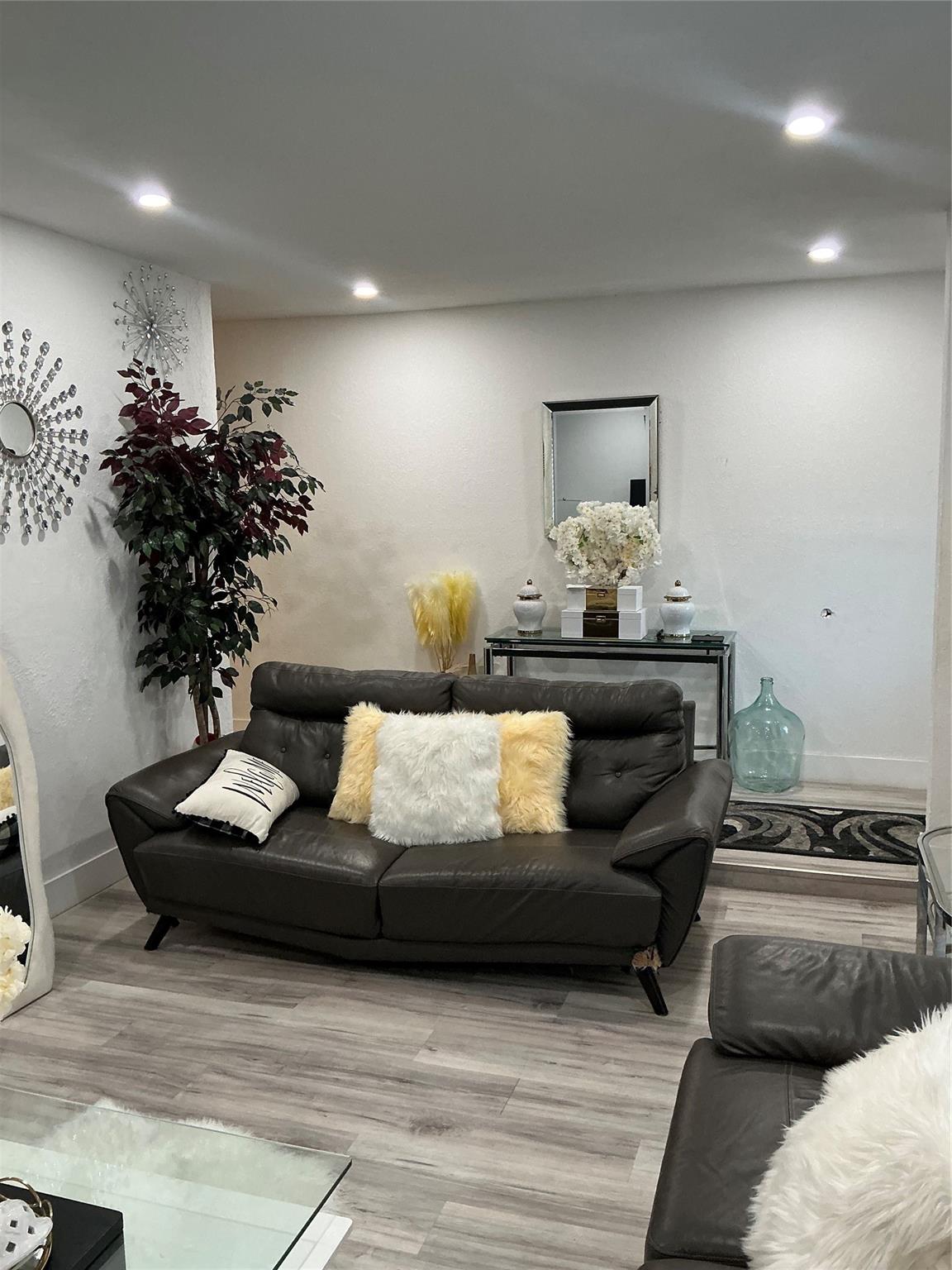 Oriole Estates Sec 7 64-1 - Residential