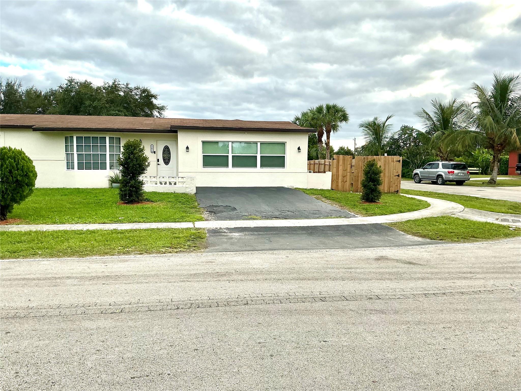 3470 NW 39th St