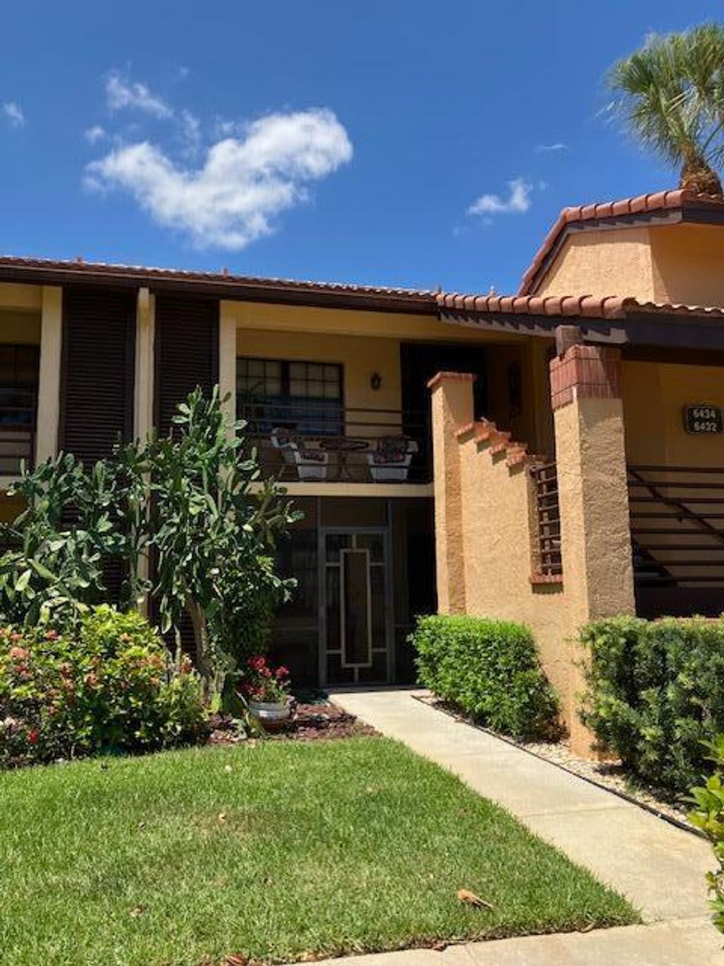 Photo of 6434 Aspen Glen Circle, Boynton Beach, FL 33437 (MLS # B26032222)