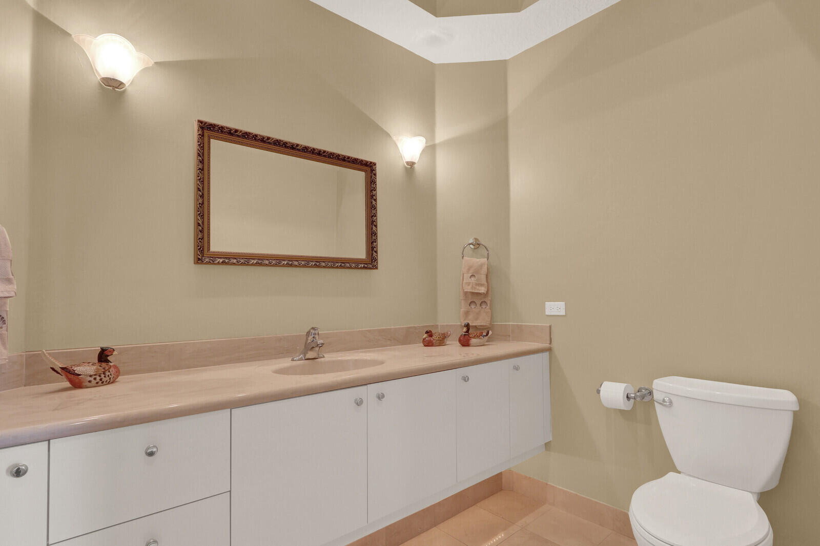 CHARING CROSS - Residential
