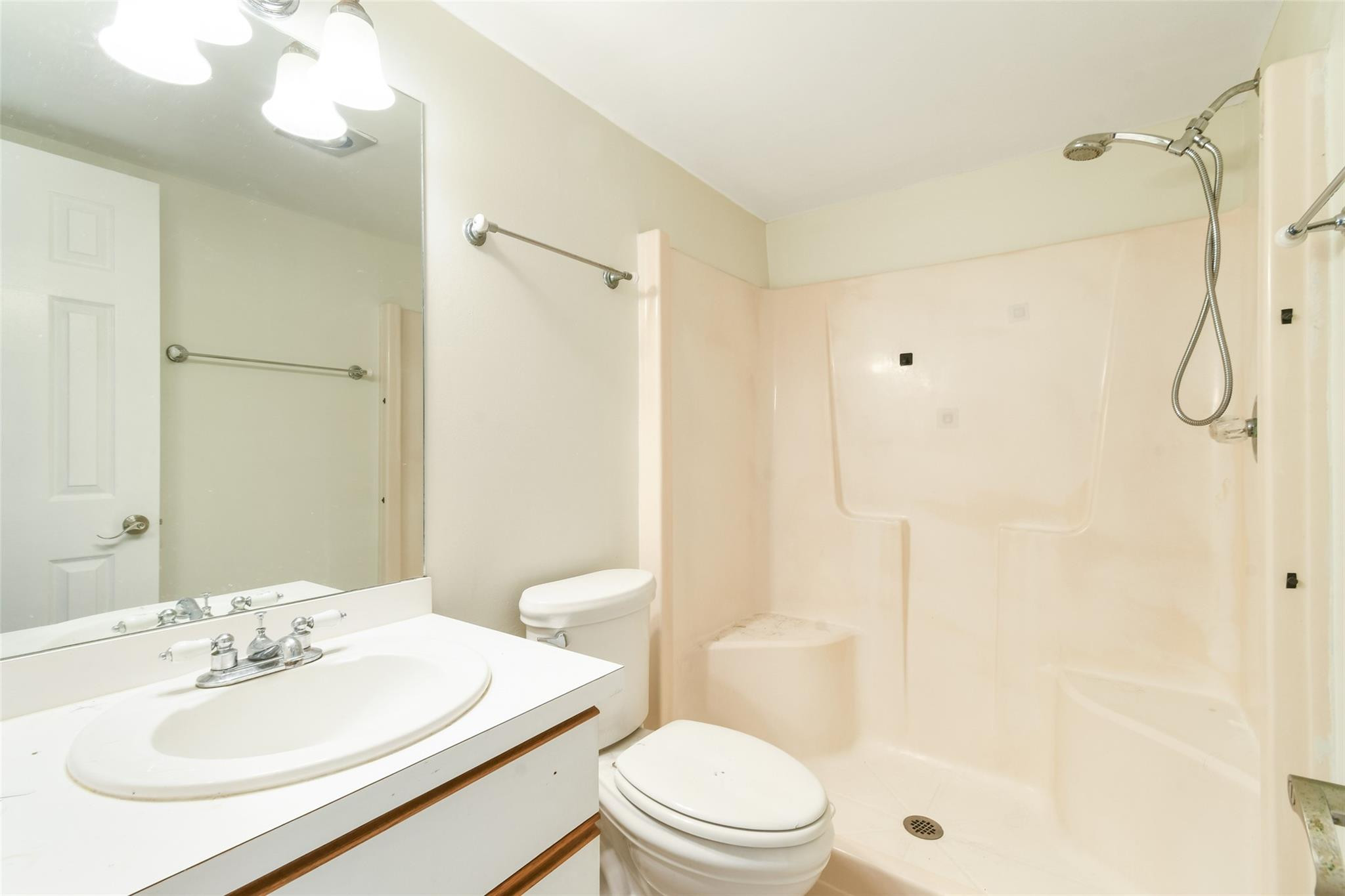 PINECROFT CONDO ALL PH - Residential