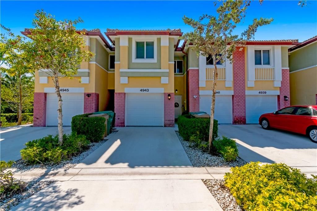 Photo of 4943 SW 66th Ter #4943, Davie, FL 33314 (MLS # F10279480)