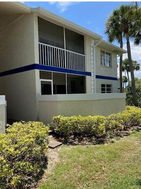 This clean ground floor corner unit has a tranquil pond view, brand new stainless steel appliances, an added pantry, and is conveniently located within walking distance to shopping, hospital, etc. The pristine Treasure Coast Beaches and the quaint downtown Jensen Beach are just a short drive away. It is also close to Crosstown with easy access to I-95.Quiet neighborhood with CBS construction.