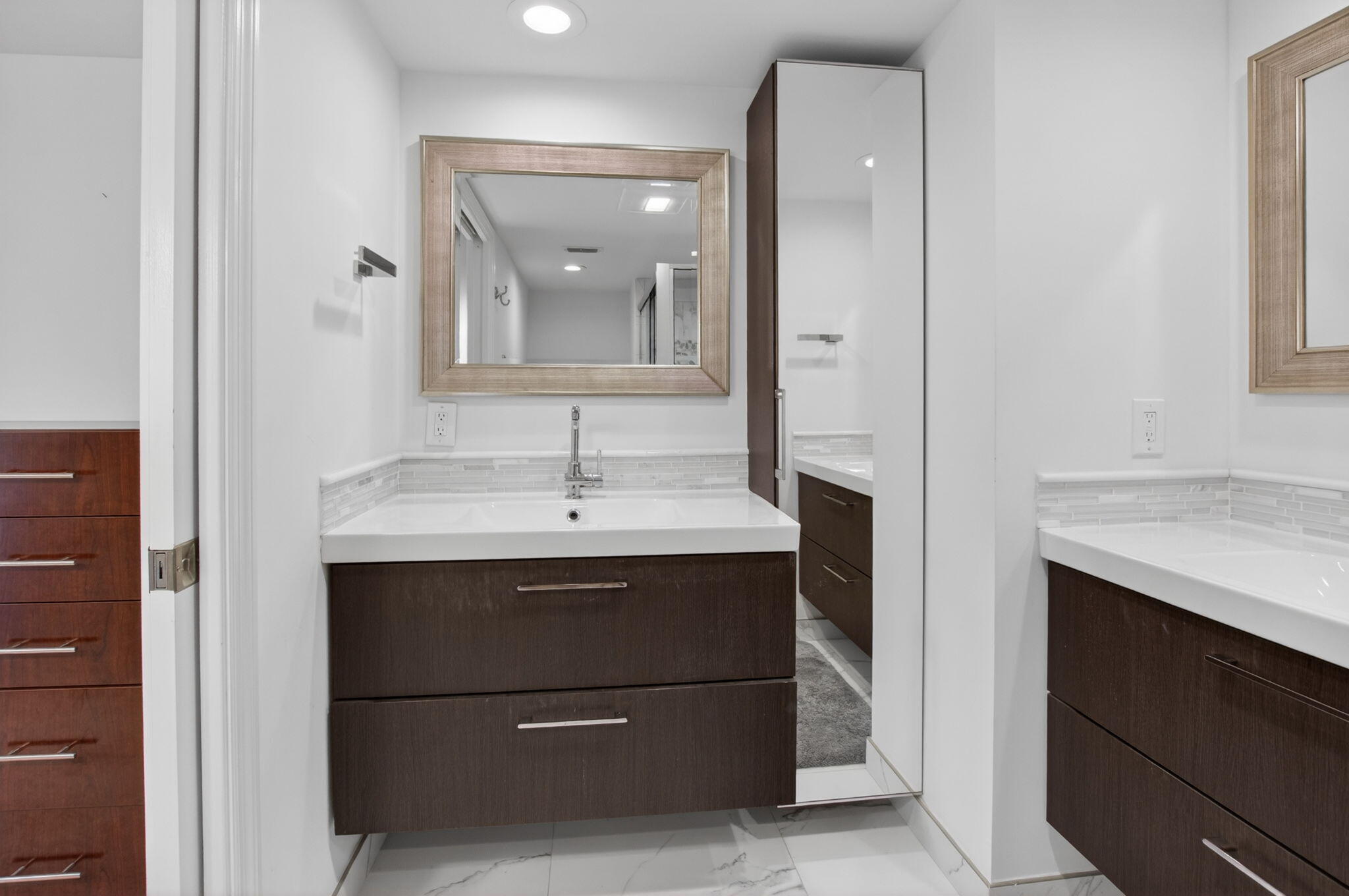 GLENEAGLES CONDO IV - Residential