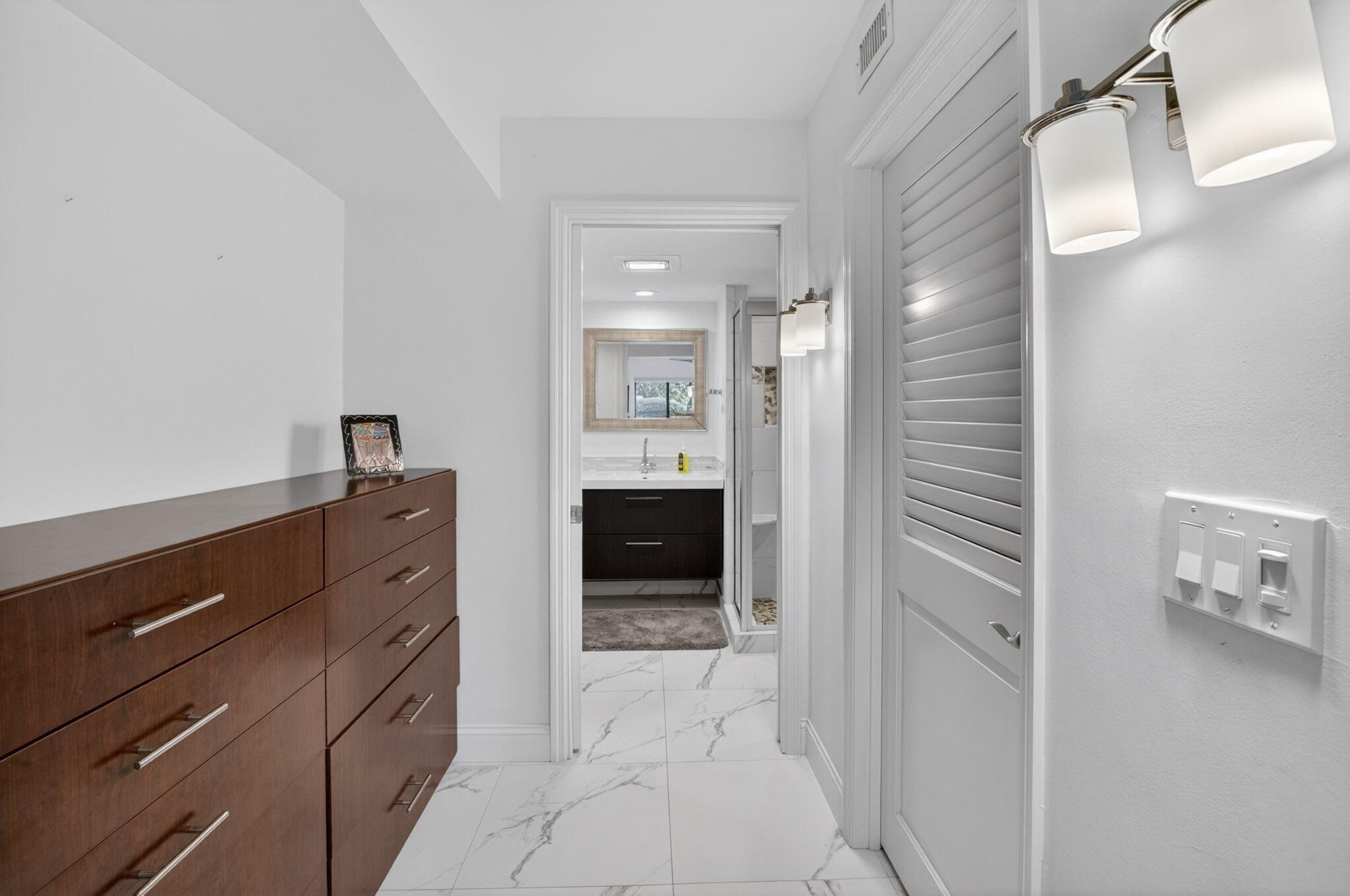 GLENEAGLES CONDO IV - Residential