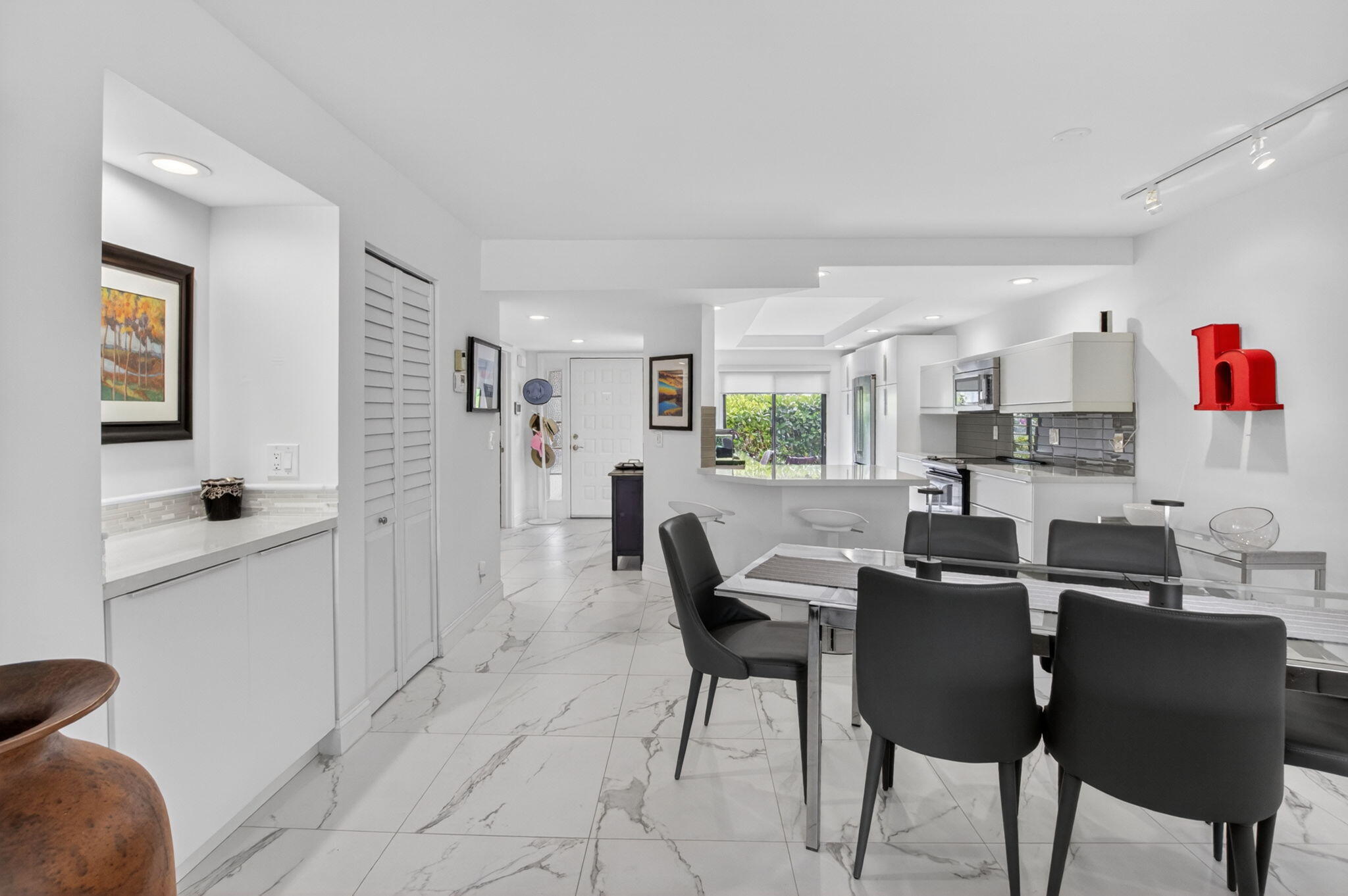 GLENEAGLES CONDO IV - Residential
