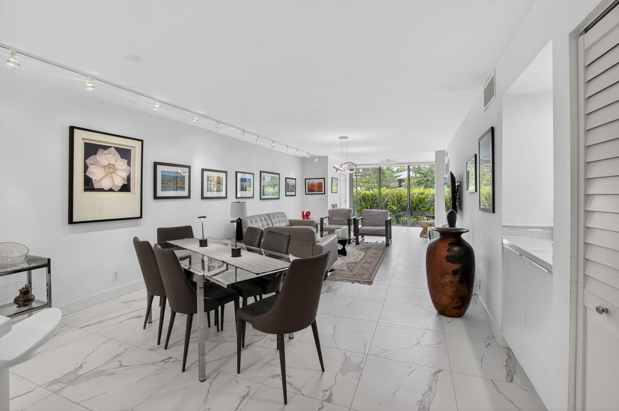 GLENEAGLES CONDO IV - Residential