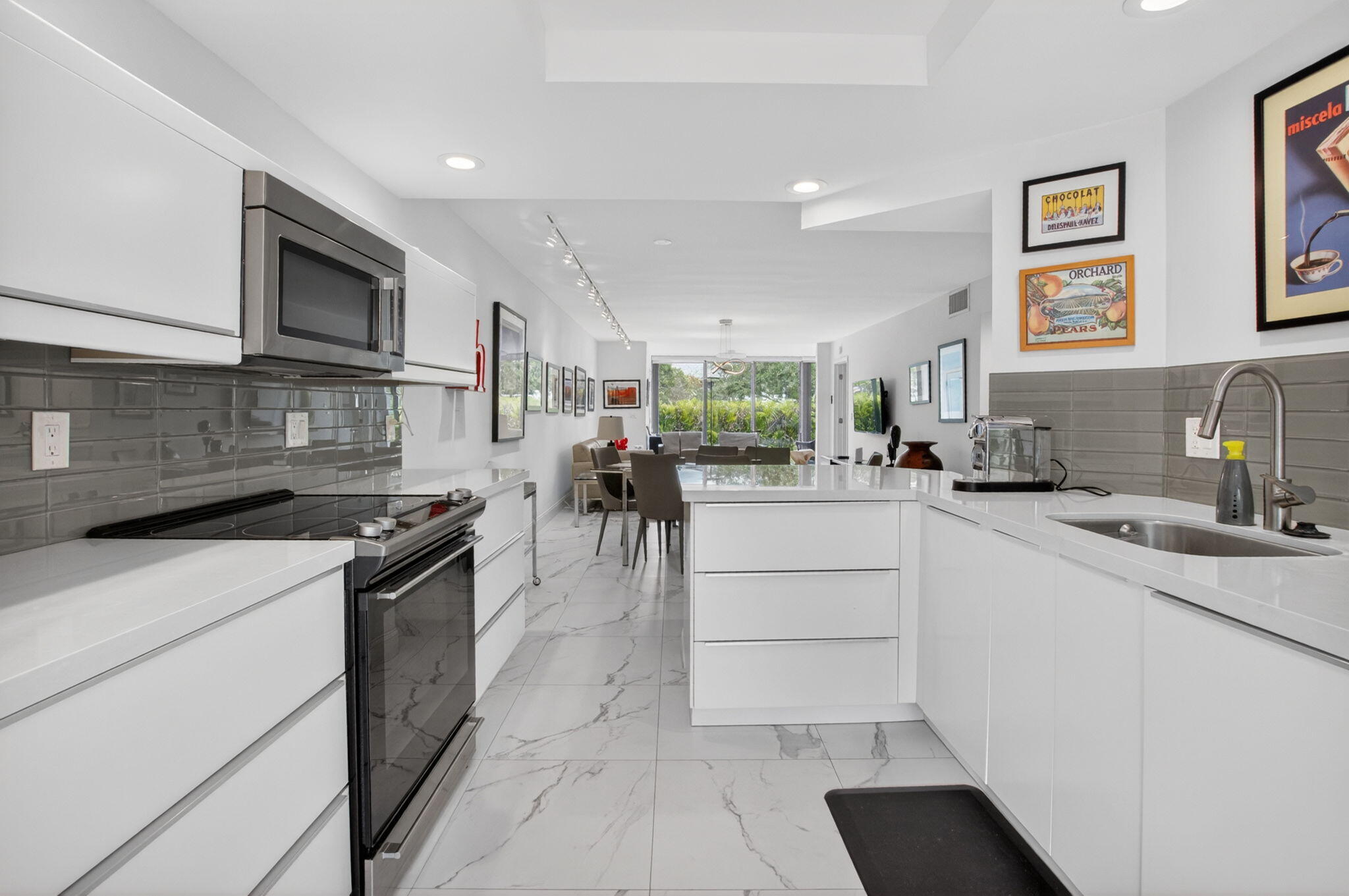 GLENEAGLES CONDO IV - Residential