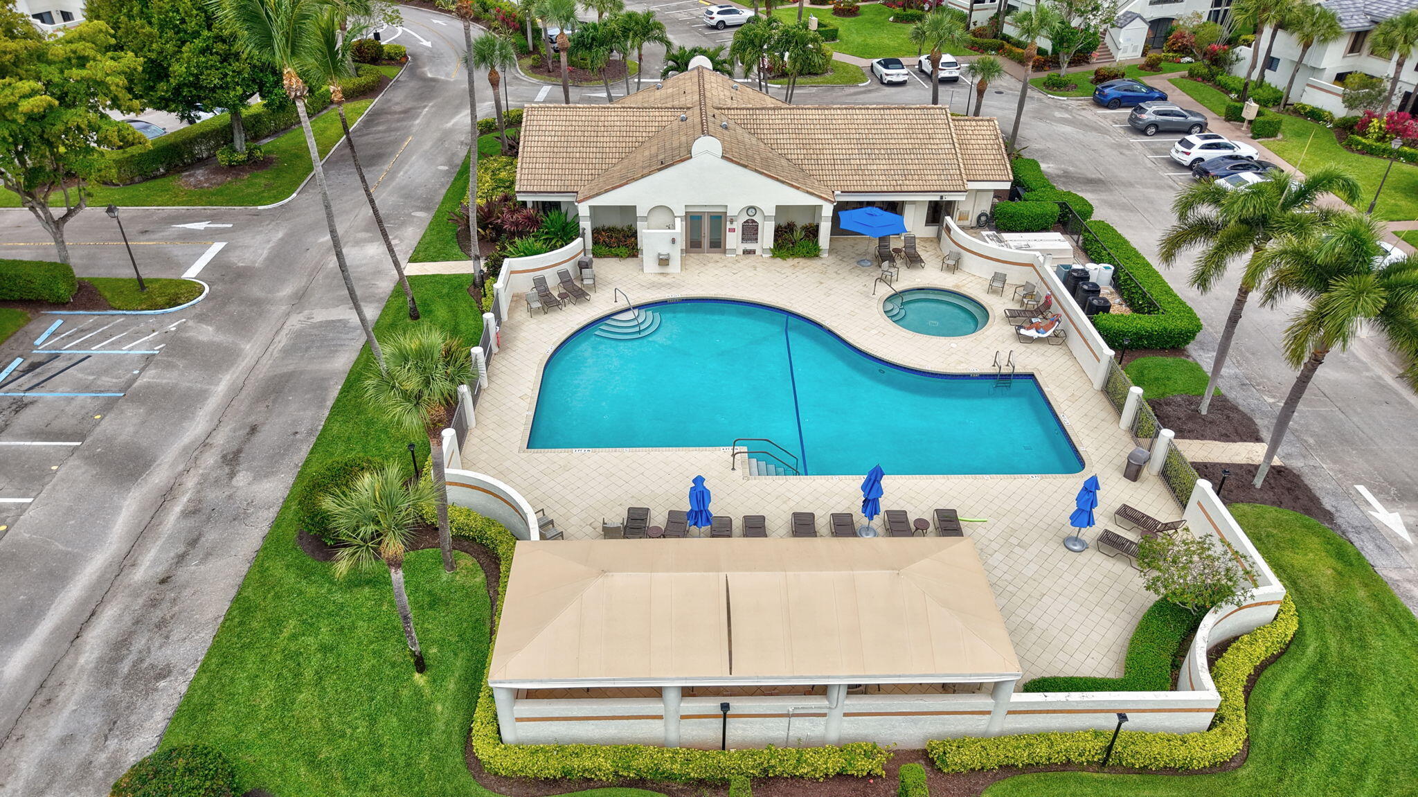 GLENEAGLES CONDO IV - Residential