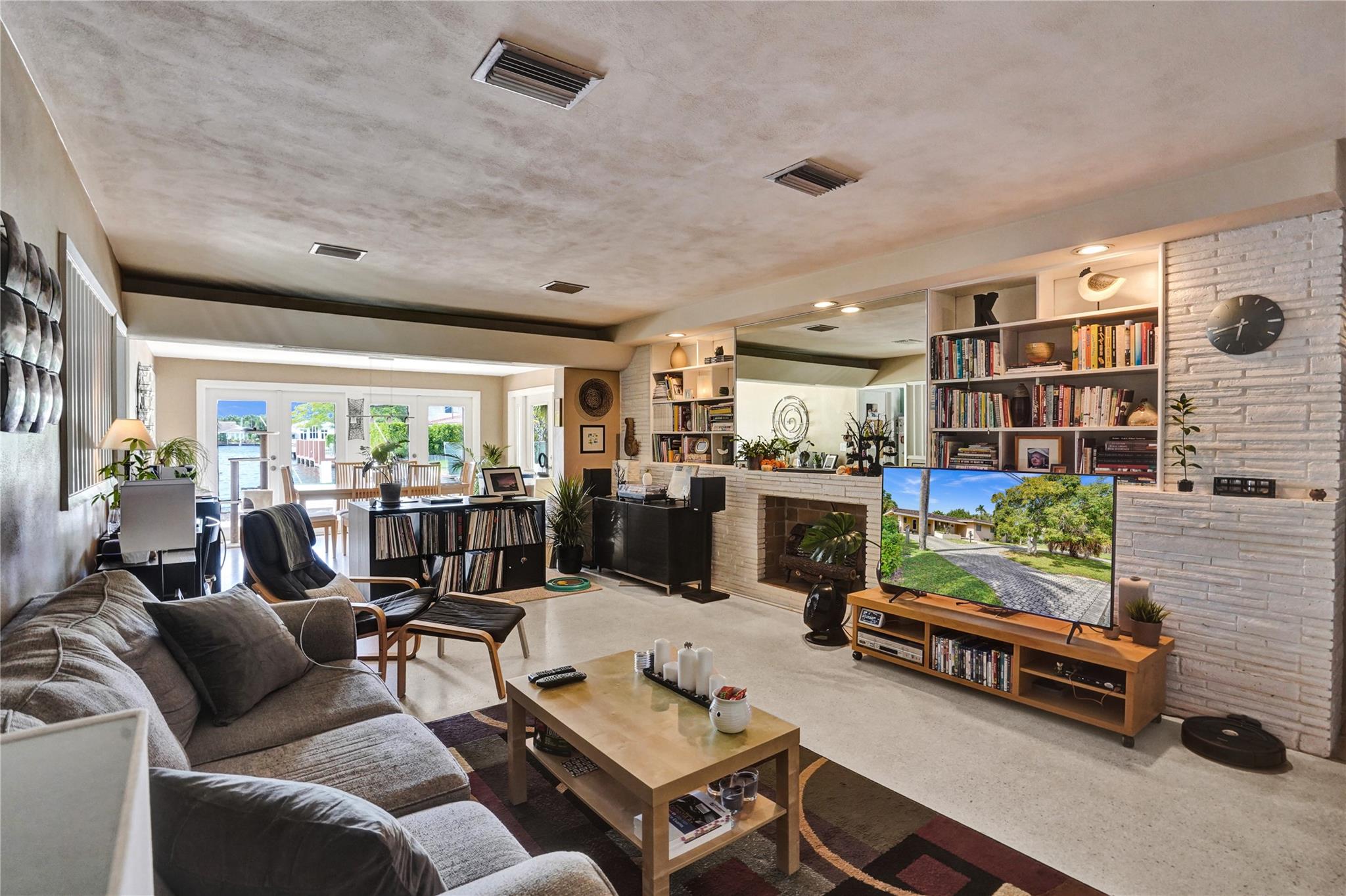 Dolphin Isles - Residential