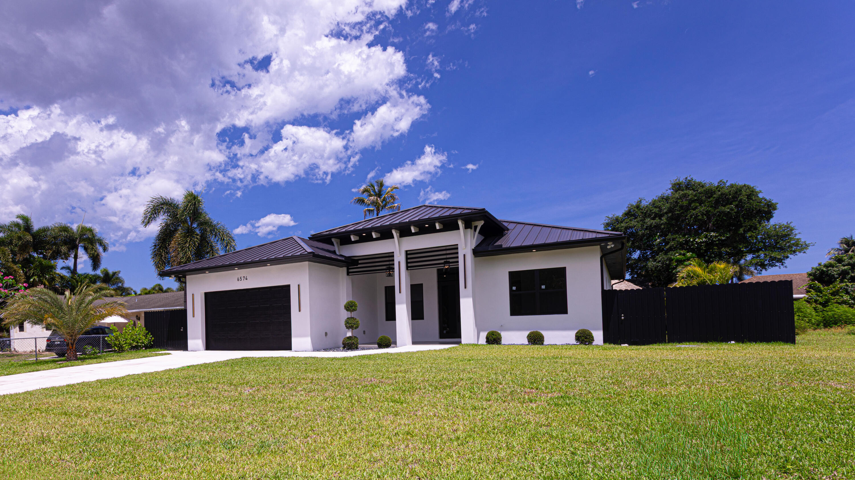 HYPOLUXO VILLAGE 2 - Residential
