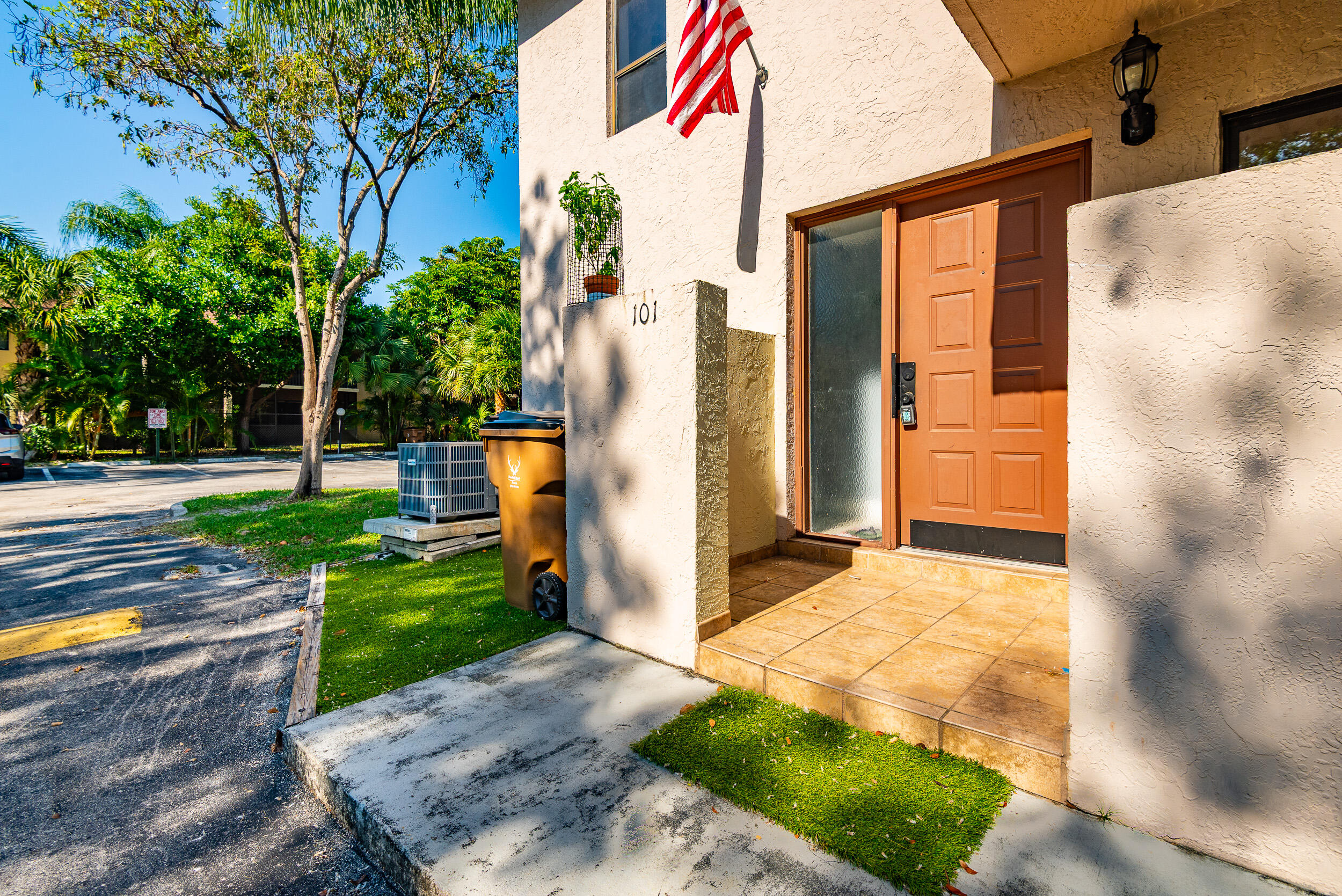 740 SE 1st Way 101