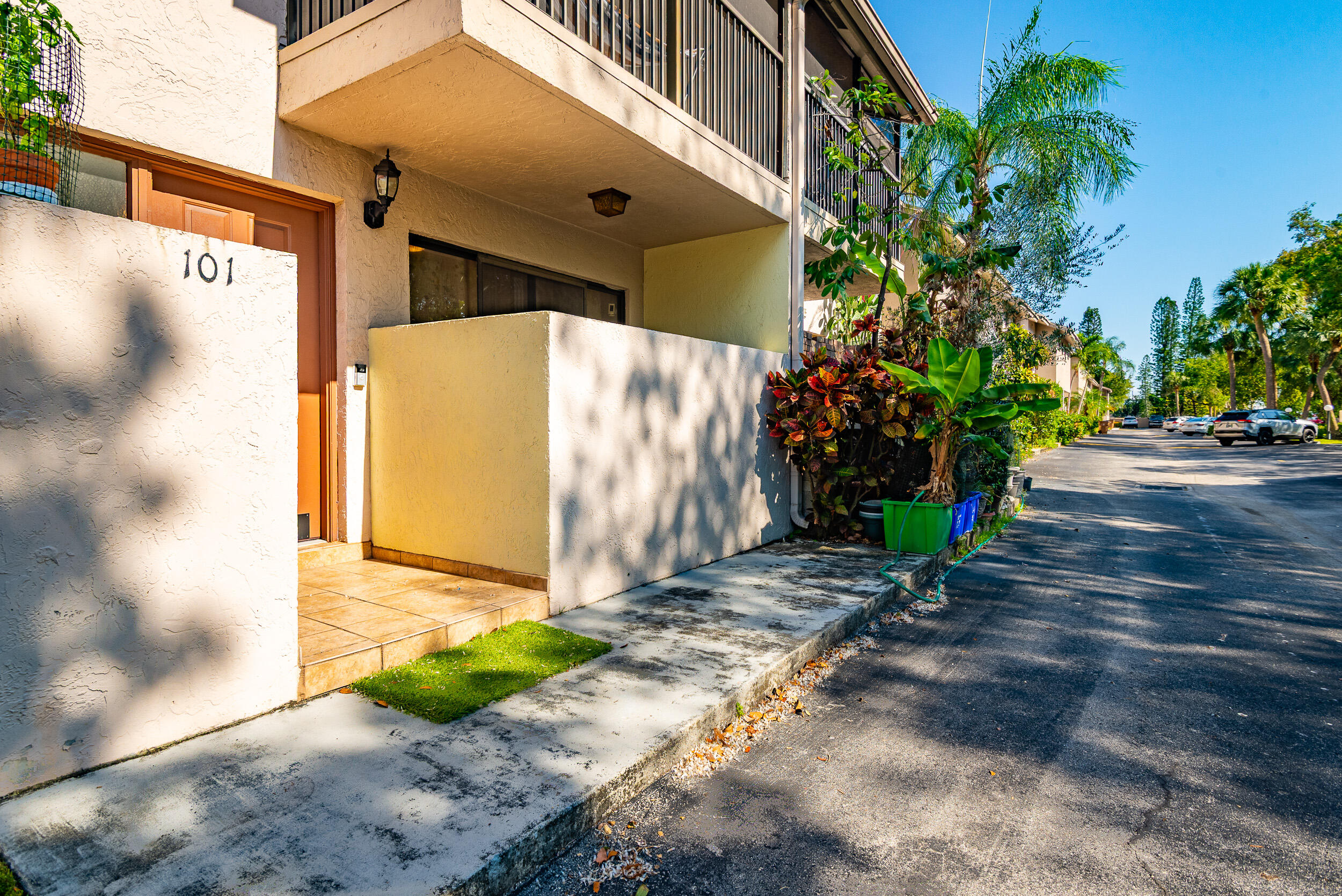 740 SE 1st Way 101