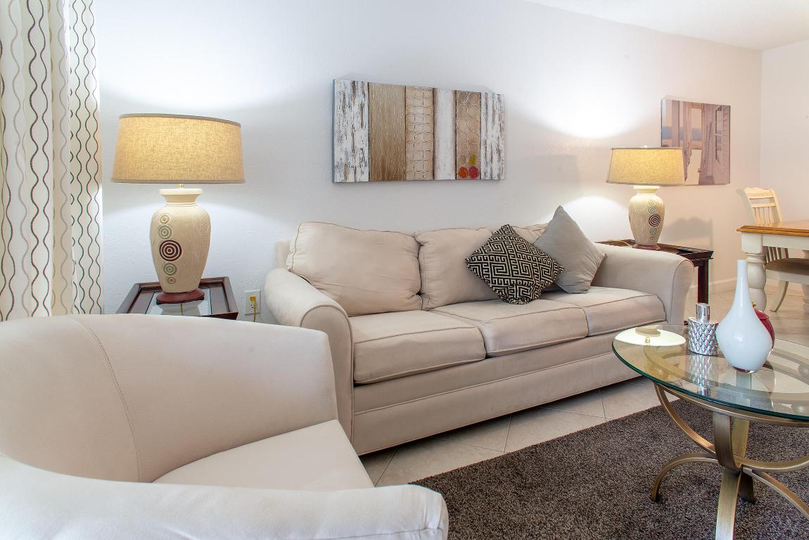 SUNRISE LAKES PHASE I - Residential