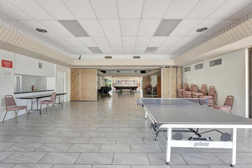 SUNRISE LAKES PHASE I - Residential