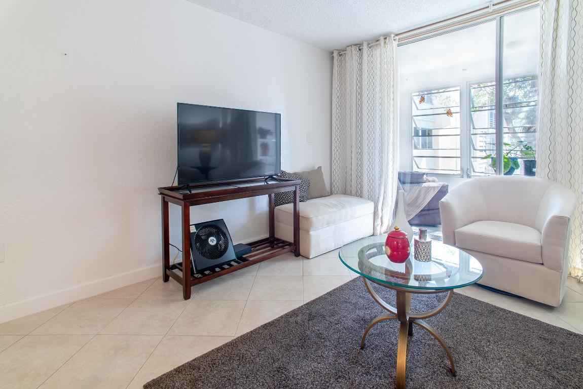 SUNRISE LAKES PHASE I - Residential