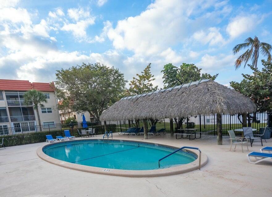 SUNRISE LAKES PHASE I - Residential