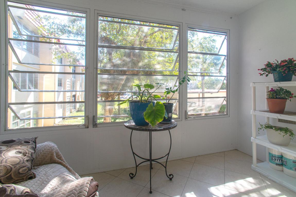 SUNRISE LAKES PHASE I - Residential