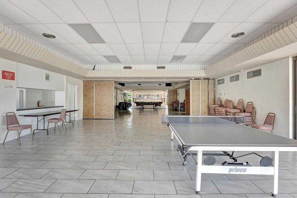 SUNRISE LAKES PHASE I - Residential