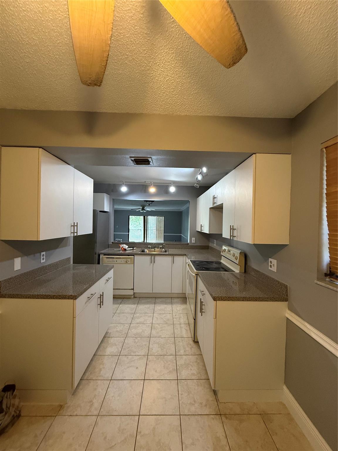 Saxon Woods South Condo - Residential Lease