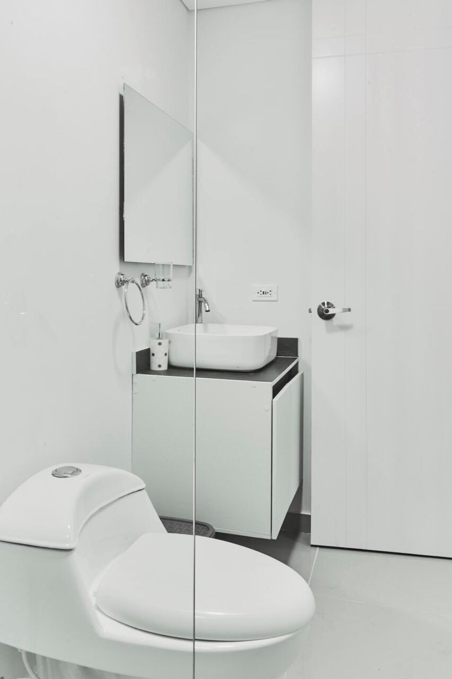 Financing options are available, and as a US citizen, you can buy property in Colombia while following all necessary laws and requirements. 1st floor  is empty and available Terrace has potential for social events and roof topListing agent is available to personally guide serious investors in Colombia