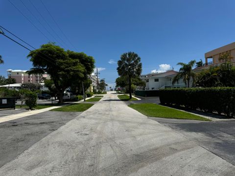 A home in Deerfield Beach