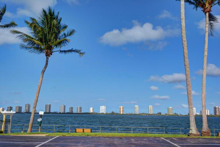 BAY REACH CONDO - Residential