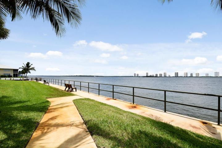 BAY REACH CONDO - Residential