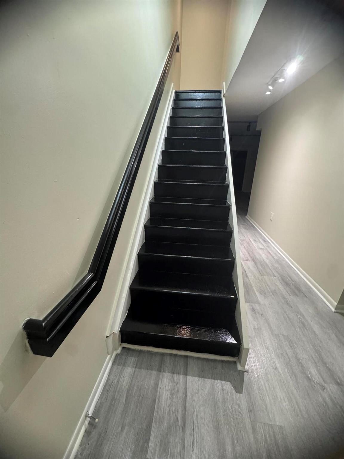 LAGUNA POINTE AT CALIF CL - Residential Lease