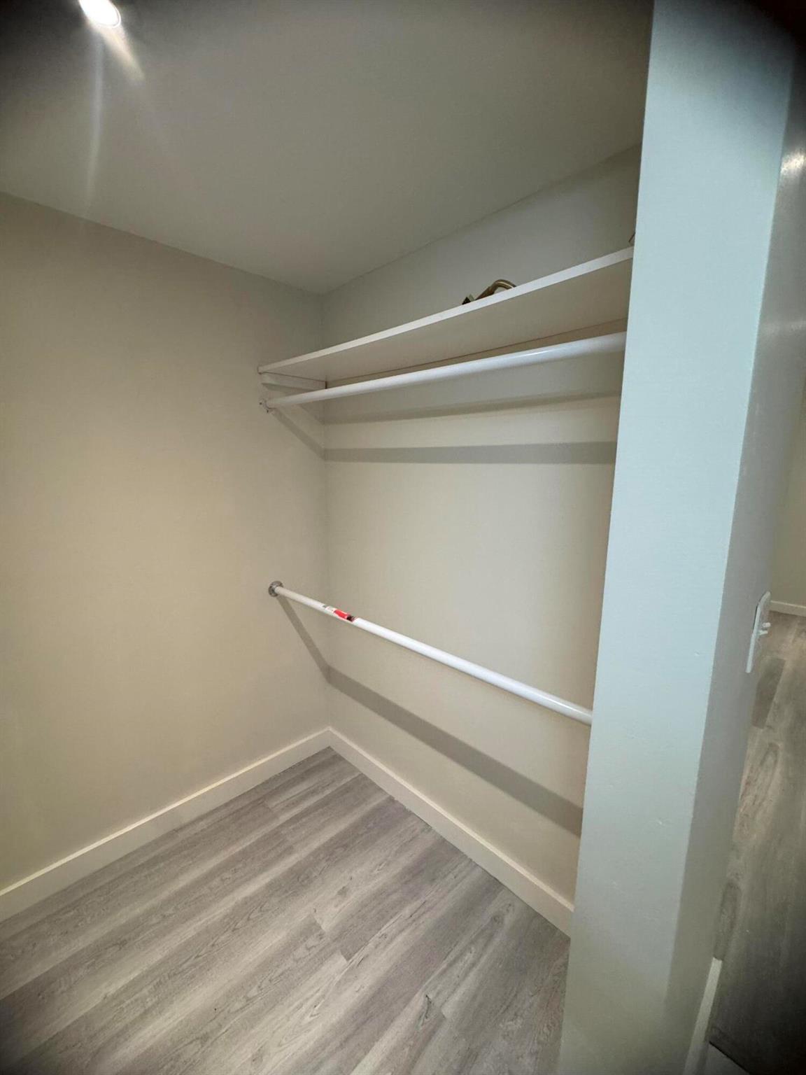 LAGUNA POINTE AT CALIF CL - Residential Lease