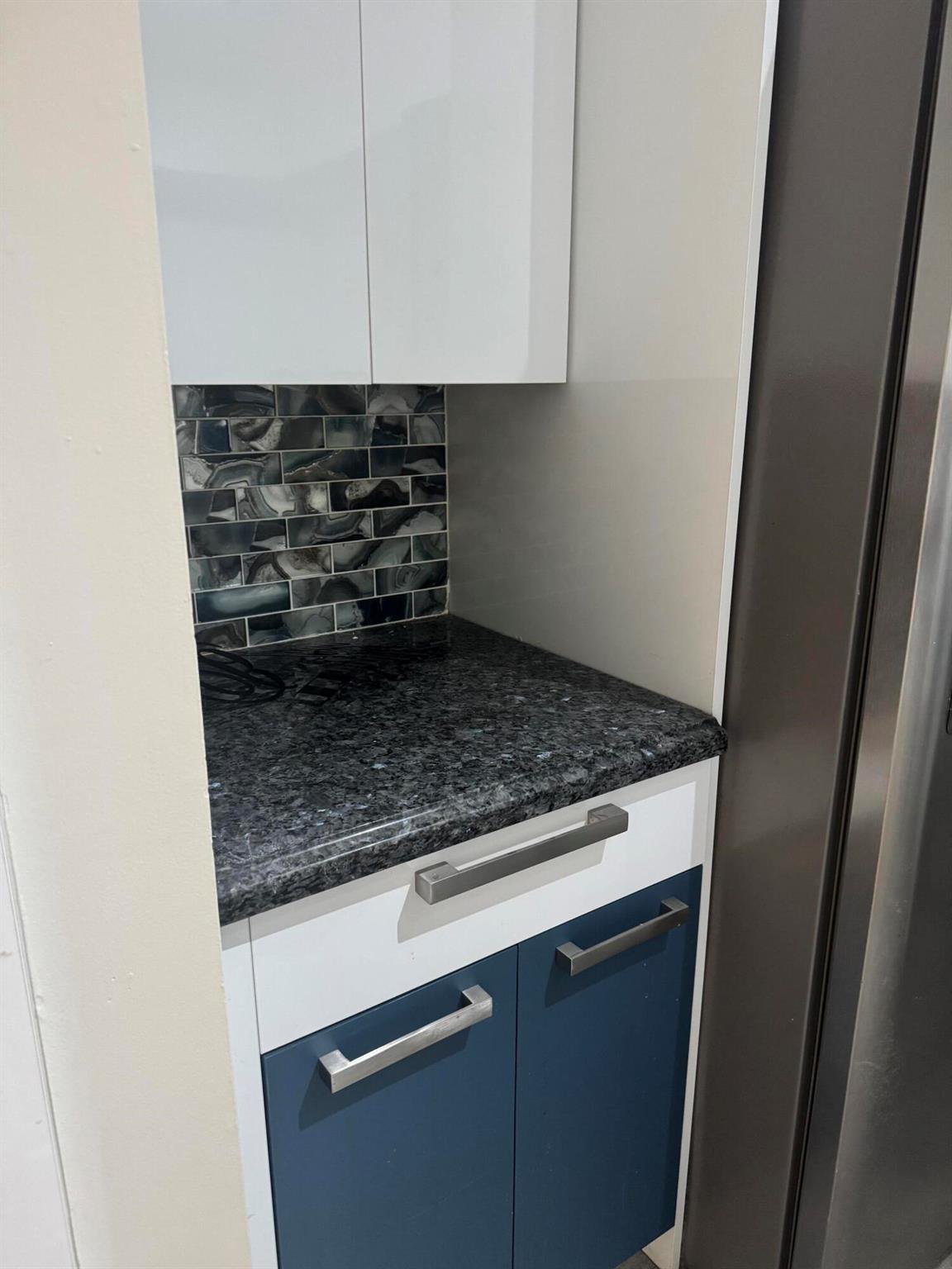 LAGUNA POINTE AT CALIF CL - Residential Lease