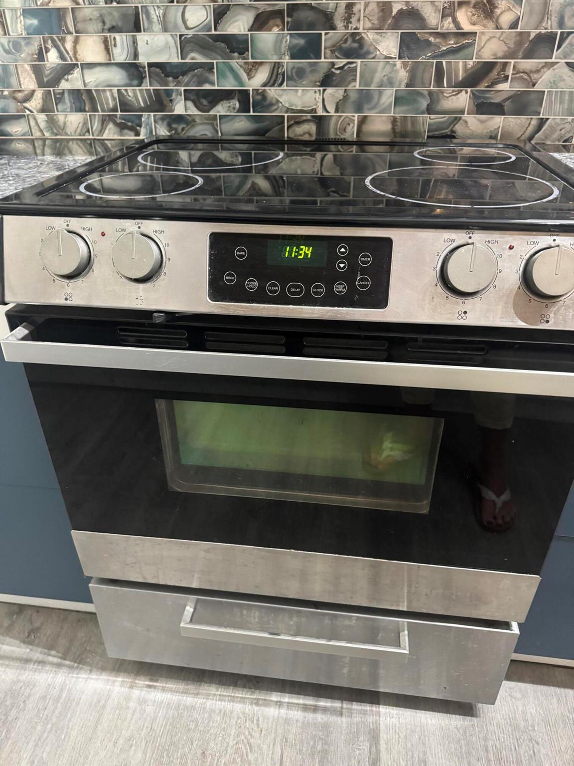 LAGUNA POINTE AT CALIF CL - Residential Lease