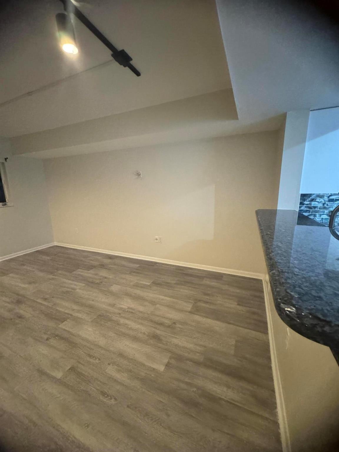 LAGUNA POINTE AT CALIF CL - Residential Lease