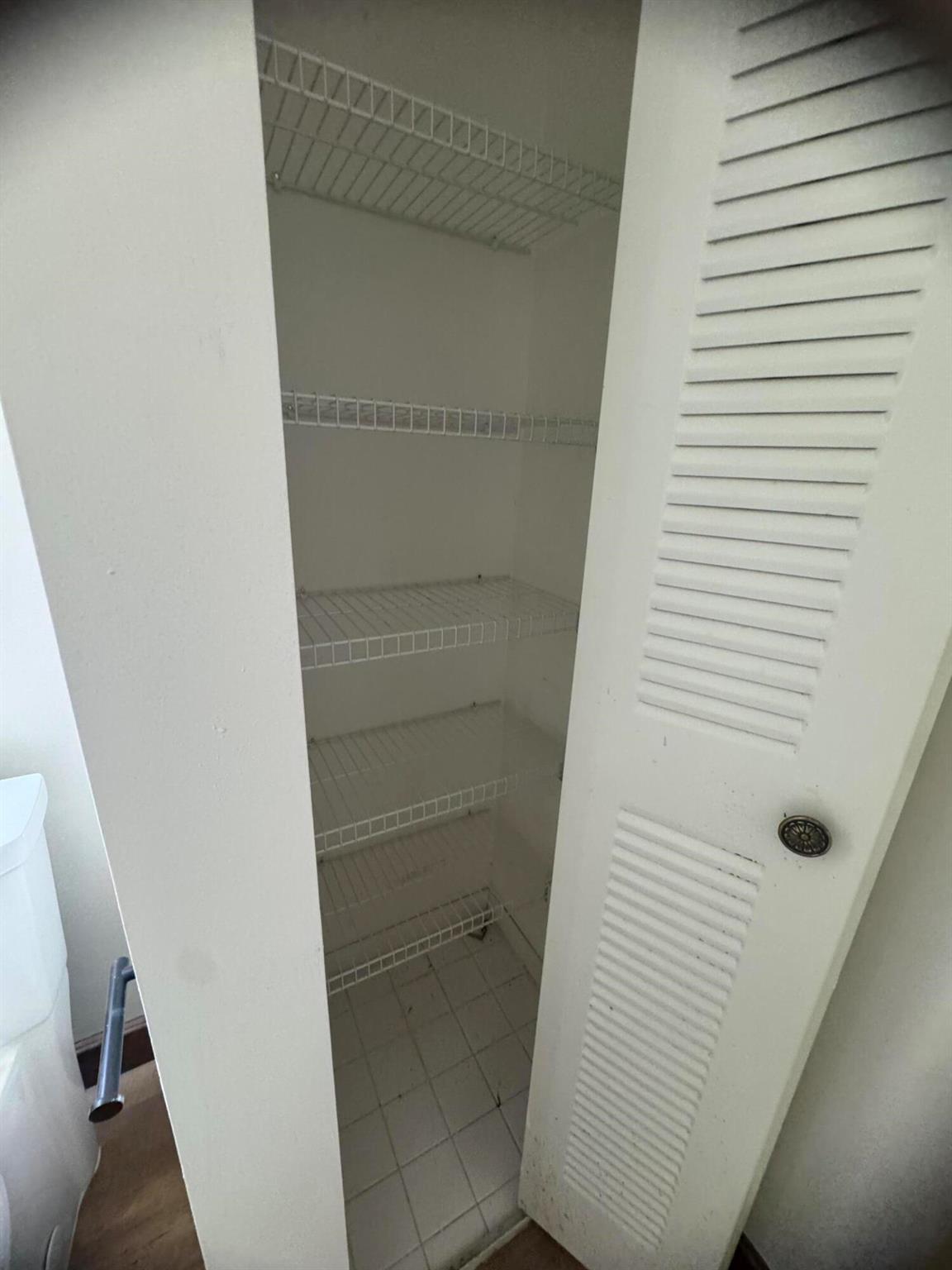 LAGUNA POINTE AT CALIF CL - Residential Lease