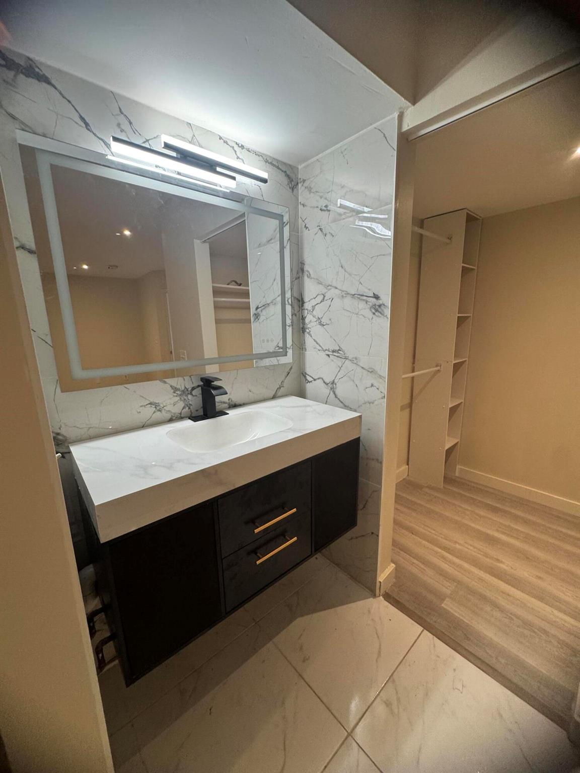 LAGUNA POINTE AT CALIF CL - Residential Lease