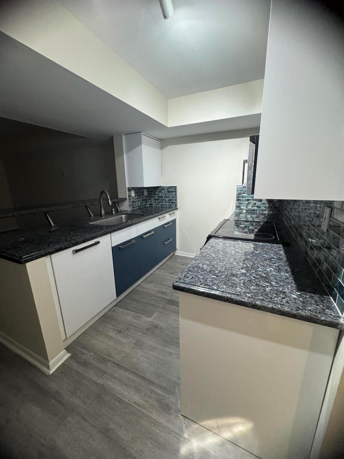 LAGUNA POINTE AT CALIF CL - Residential Lease