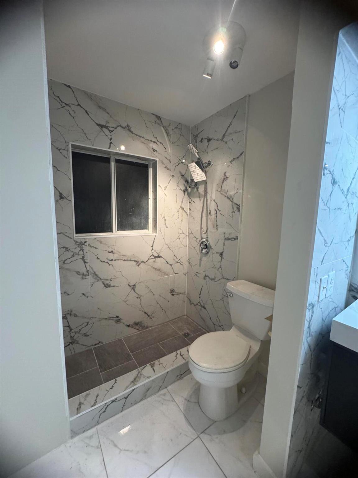 LAGUNA POINTE AT CALIF CL - Residential Lease