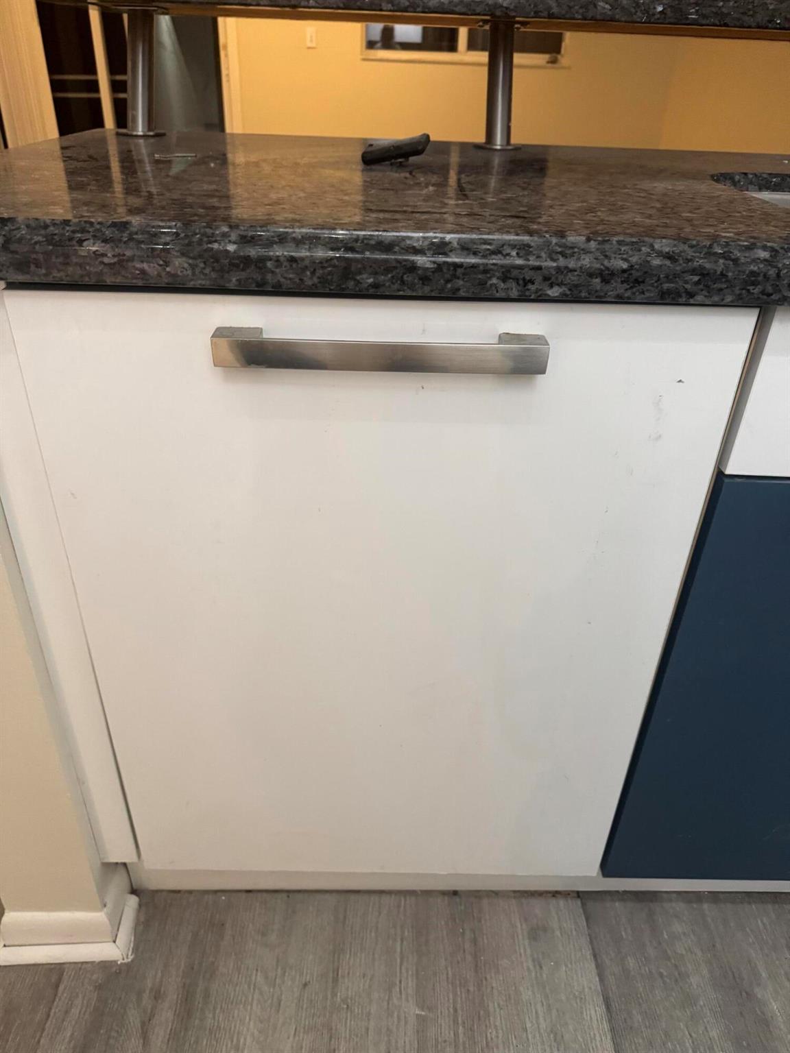 LAGUNA POINTE AT CALIF CL - Residential Lease